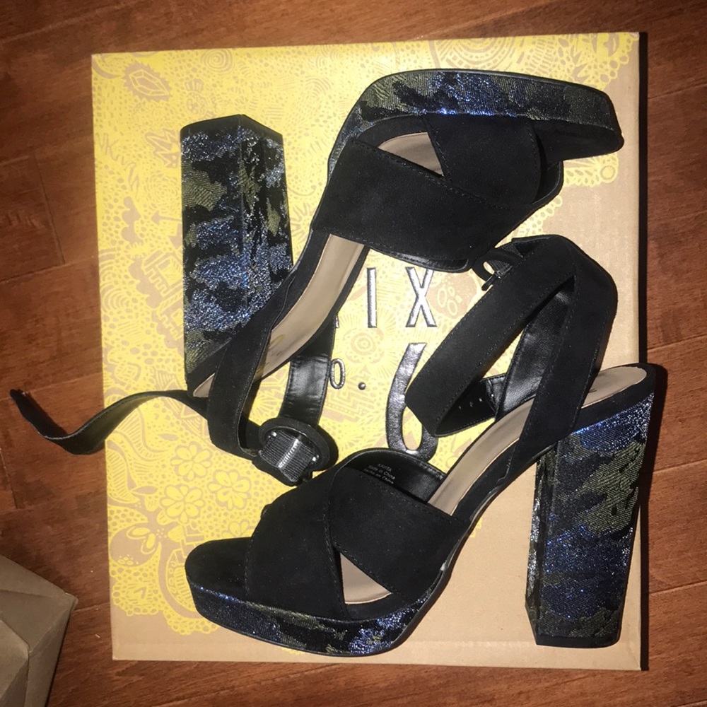 Block platform heel